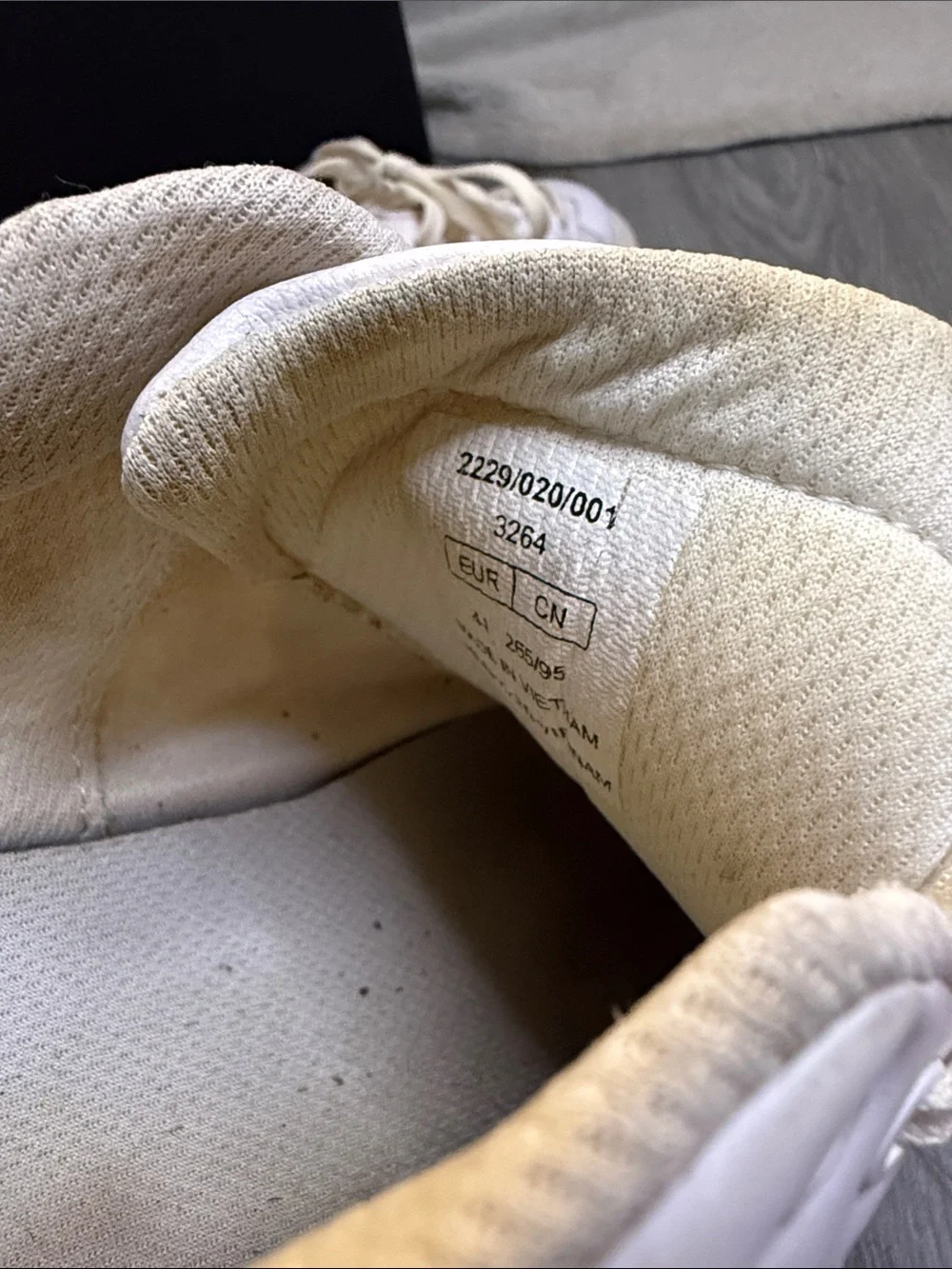 Zara Men White Leather Low-Top Sneakers - Size 41